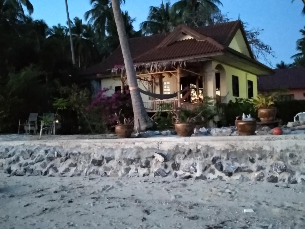 Right On The Beach House Villa Taling Ngam  Exterior photo