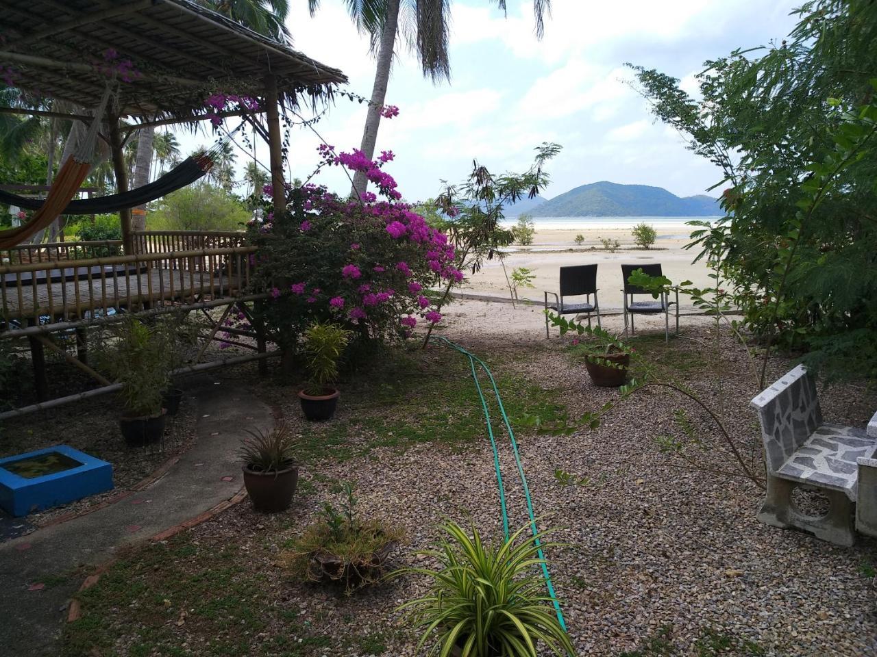 Right On The Beach House Villa Taling Ngam  Exterior photo